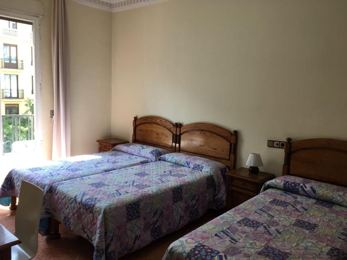 Hostal Retiro Madrid Exterior photo
