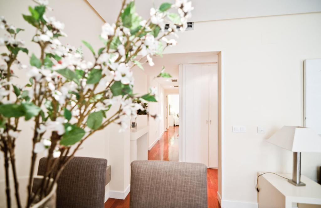 Hostal Retiro Madrid Exterior photo