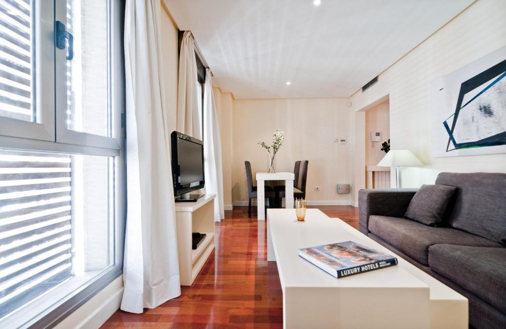 Hostal Retiro Madrid Exterior photo