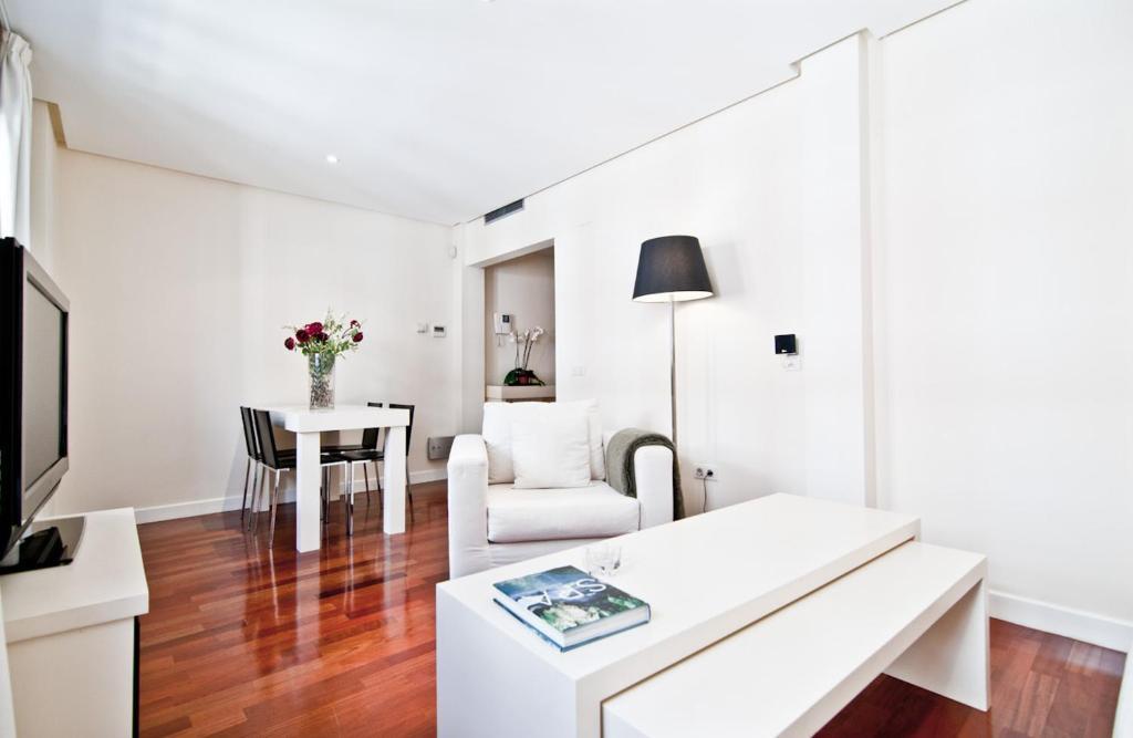 Hostal Retiro Madrid Room photo