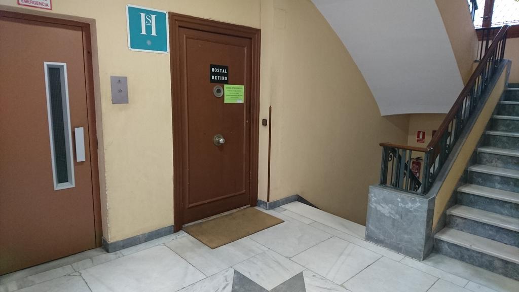 Hostal Retiro Madrid Exterior photo