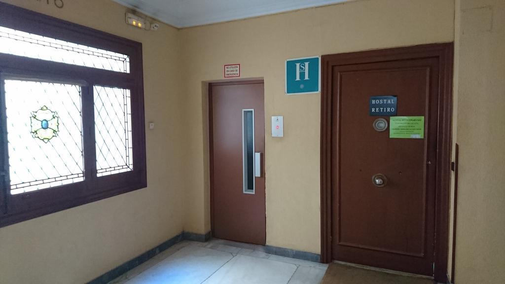 Hostal Retiro Madrid Exterior photo