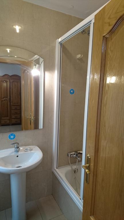 Hostal Retiro Madrid Room photo