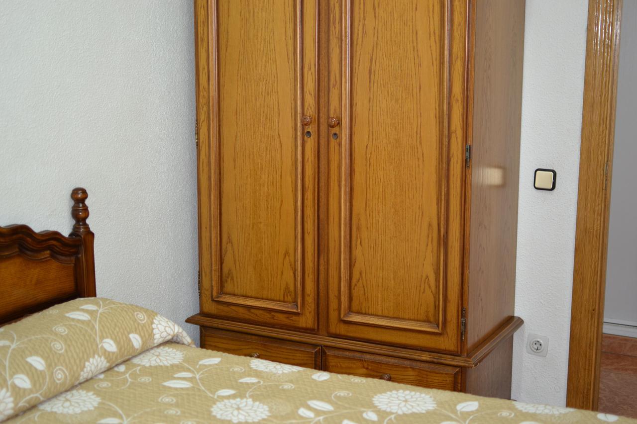 Hostal Retiro Madrid Exterior photo